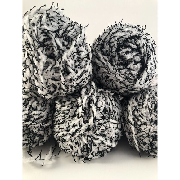 LOT of 6 Skeins: TLC Macaroon Super Bulky 115 yards. COLORS: 5 skeins of SALT AN - Picture 4 of 7